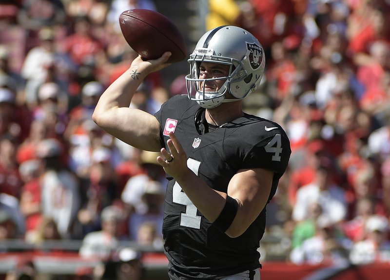 Oakland Raiders: Derek Carr's Top 5 moments of 2016