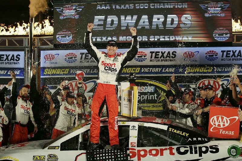 Rain doesn't stop Edwards in Texas | The Arkansas Democrat-Gazette ...