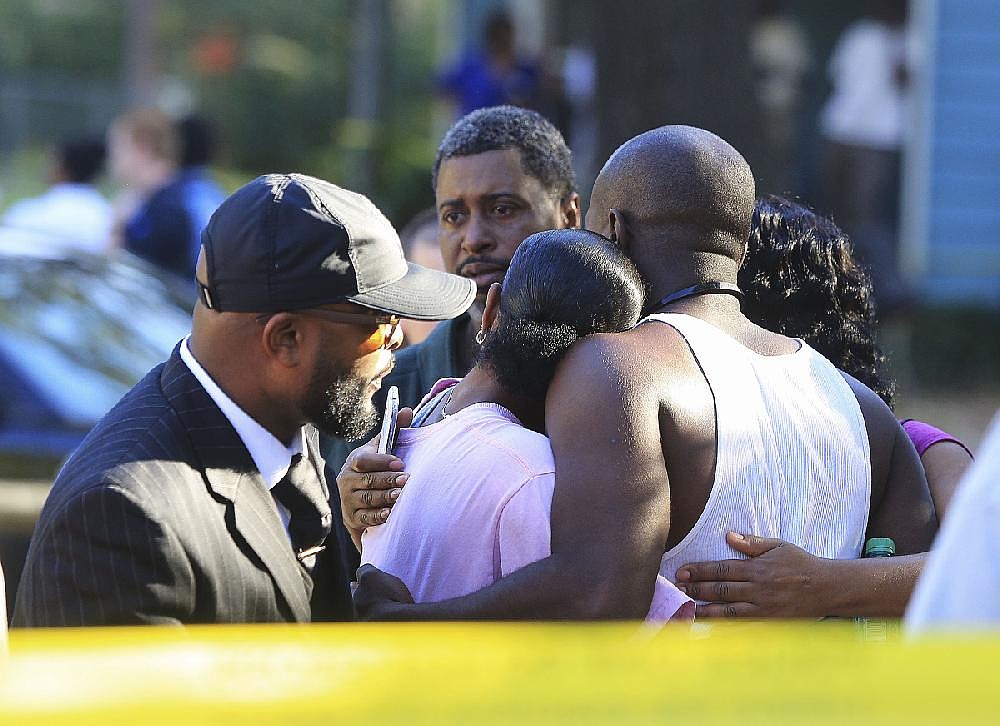 Little Rock police say 2 die in murder-suicide after reported hostage ...