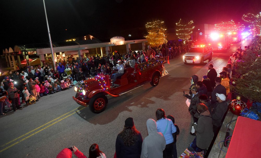 Springdale celebrates downtown with Christmas festival