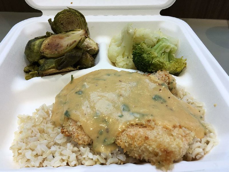 Panko crumbs made the coating crispy for the ranch chicken with low-calorie chipotle gravy and wild rice, plus Brussels sprouts and a broccoli/cauliflower medley, for a “Simply 600” lunch at Green Leaf Grill Express.