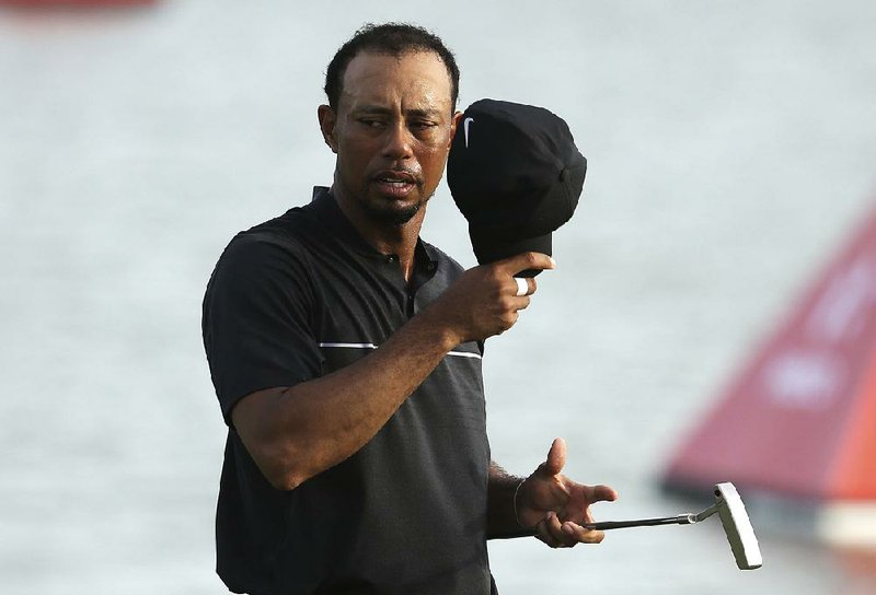 Tiger Woods fared well on his return to competitive golf Thursday at the Hero World Challenge, at least in the fi rst half of the round. After a 33 on the front nine, he shot a 40 on the back side.