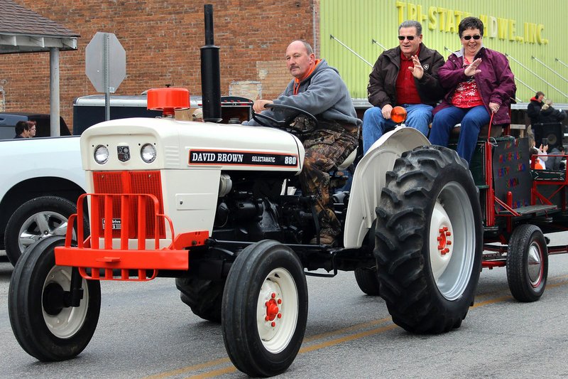 MEGAN DAVIS MCDONALD COUNTY PRESS/Jerry and Linda Abercrombie were named the Grand Marshals of the 2016 Southwest City Christmas Parade.