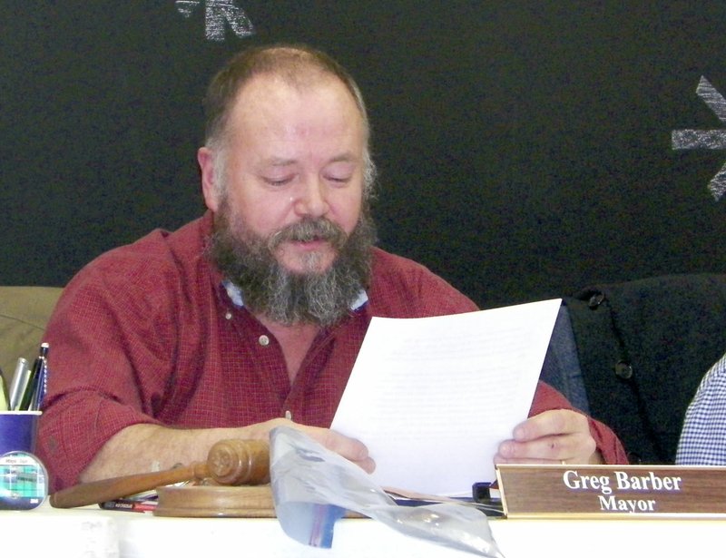 Photo by Larry Burge Mayor Greg Barber read his letter of resignation to the Sulphur Springs City Council on Thursday night. The council reluctantly accepted it.