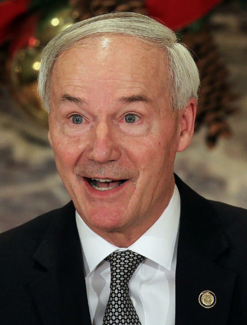 Arkansas governor announces intent to grant pardons to 8 convicts