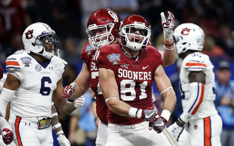 Oklahoma receiver Mark Andrews celebrates after a touchdown reception in the first half.