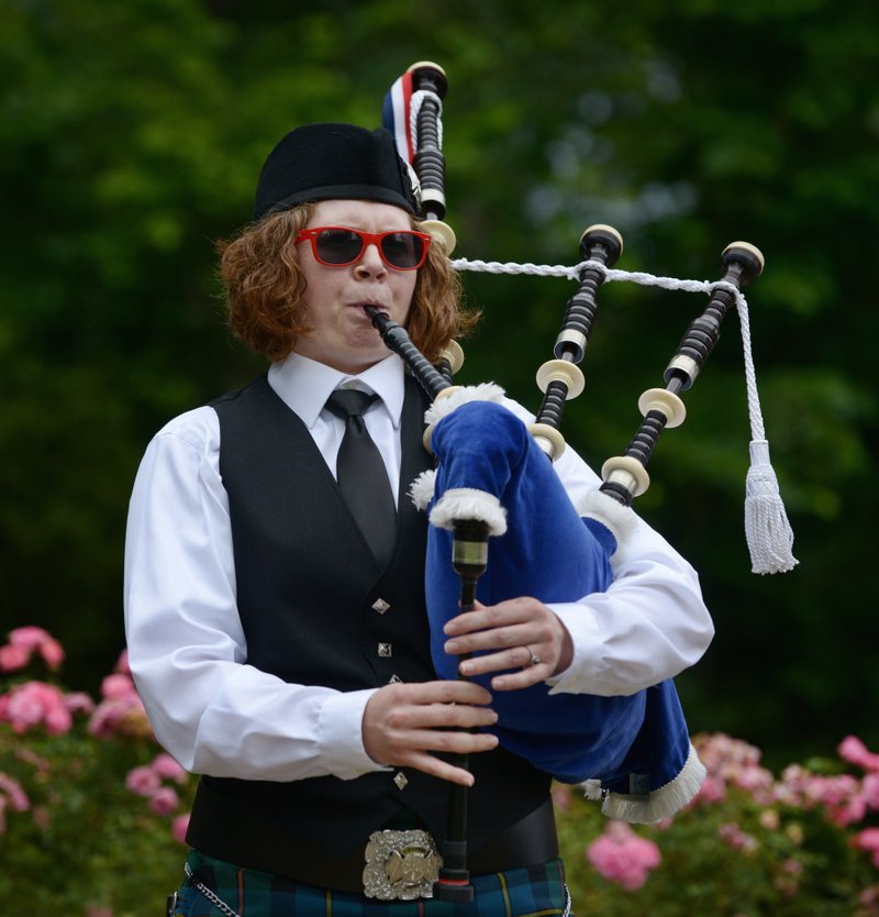 BURNS NIGHT DINNER— Hosted by the Ozark Highlanders Bagpipe Band with dinner, Celtic music and a remembrance of the poet Robert Burns, 6 p.m. Saturday at St. Paul’s Episcopal Church in Fayetteville. $30. Reservations at 841-5281 or 283-1921.