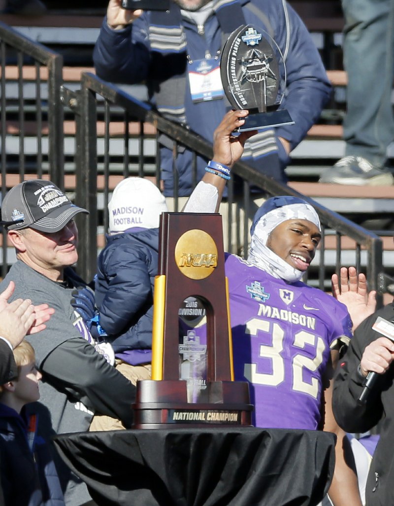 dukes-up-james-madison-takes-second-fcs-title-28-14-hot-springs