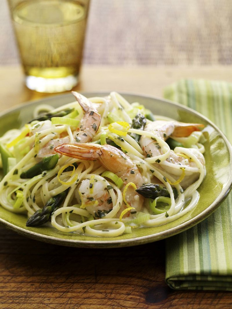 Pasta With Shrimp and Asparagus in Tarragon Cream Sauce  