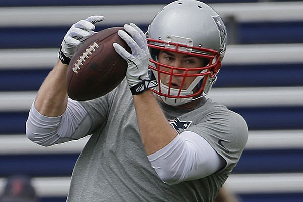 WholeHogSports - State of the Hogs: Father recounts Trey Flowers