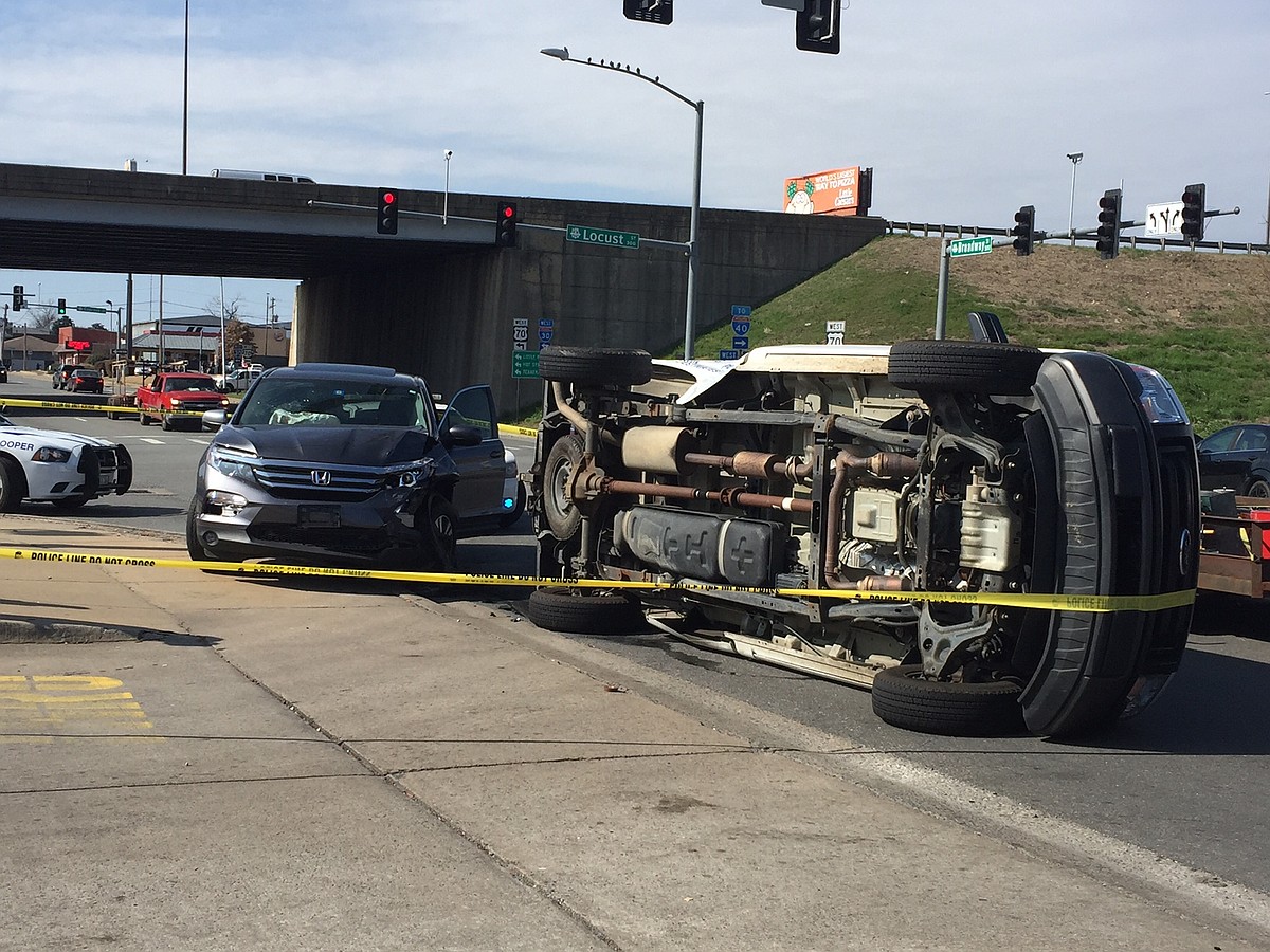 PHOTOS: Police chase ends in North Little Rock crash, 2 in custody ...