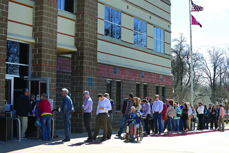 NWA Democrat-Gazette/BEN GOFF @NWABENGOFF
Voters form a line on Monday Feb. 29, 2016 outside the Benton County Administration Building in downtown Bentonville. 