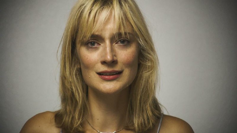 Beth (Caitlin FitzGerald) is a struggling actress in the underrated and underseen Always Shine, a Sundance Film Festival favorite now streaming on Netflix and Amazon.