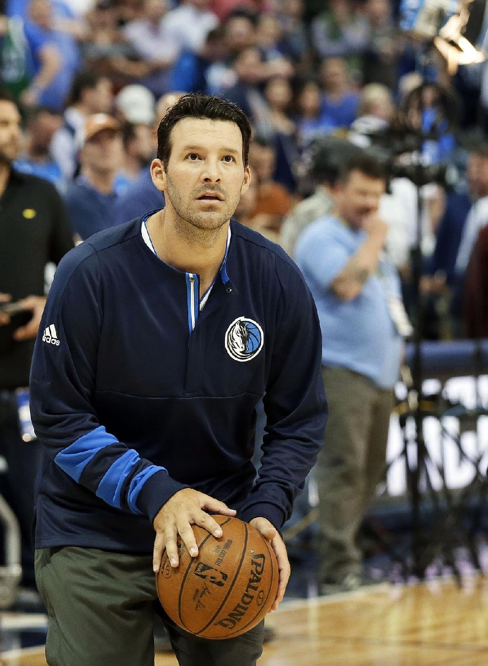 Tony Romo Got Introduced As A 'Starter' During The Mavs' Home Finale