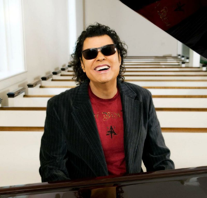 Ronnie Milsap performs Friday in Hempstead Hall at the University of Arkansas Community College at Hope.

