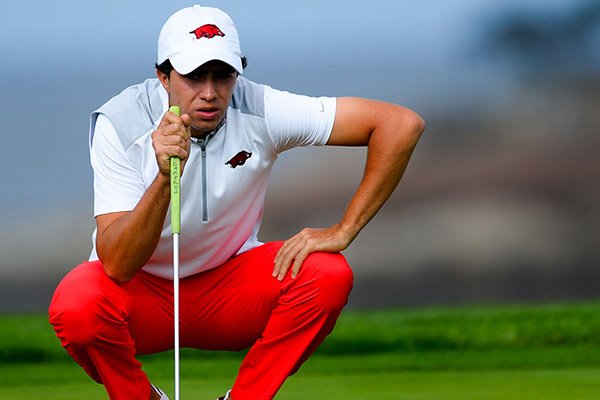 Arkansas golfer Alvaro Ortiz was named a member of the 2017 SEC Community Service Team. 