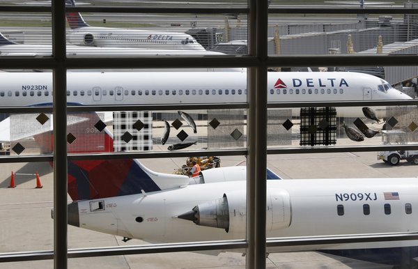 California family with 2 toddlers booted from Delta flight