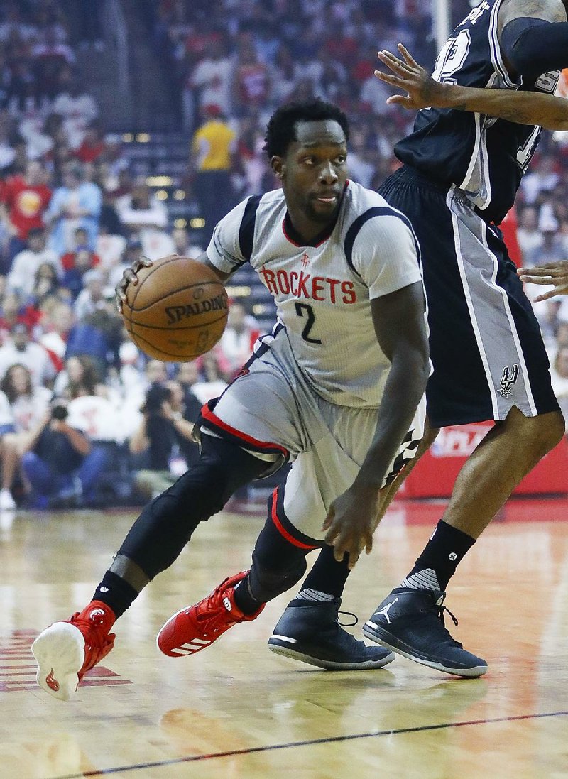 Houston’s Patrick Beverley (Arkansas Razorbacks) had 10 points, 4 rebounds and 6 assists in the Rockets’ victory over the San Antonio Spurs in Game 4 of their NBA Western Conference series Sunday night.