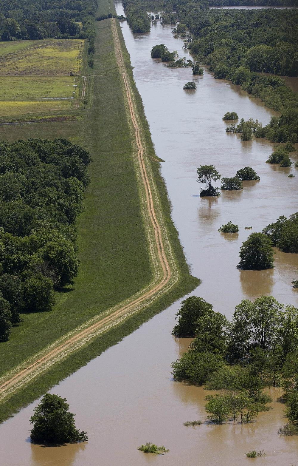 arkansas-prepares-as-white-river-rises-member-of-trump-administration