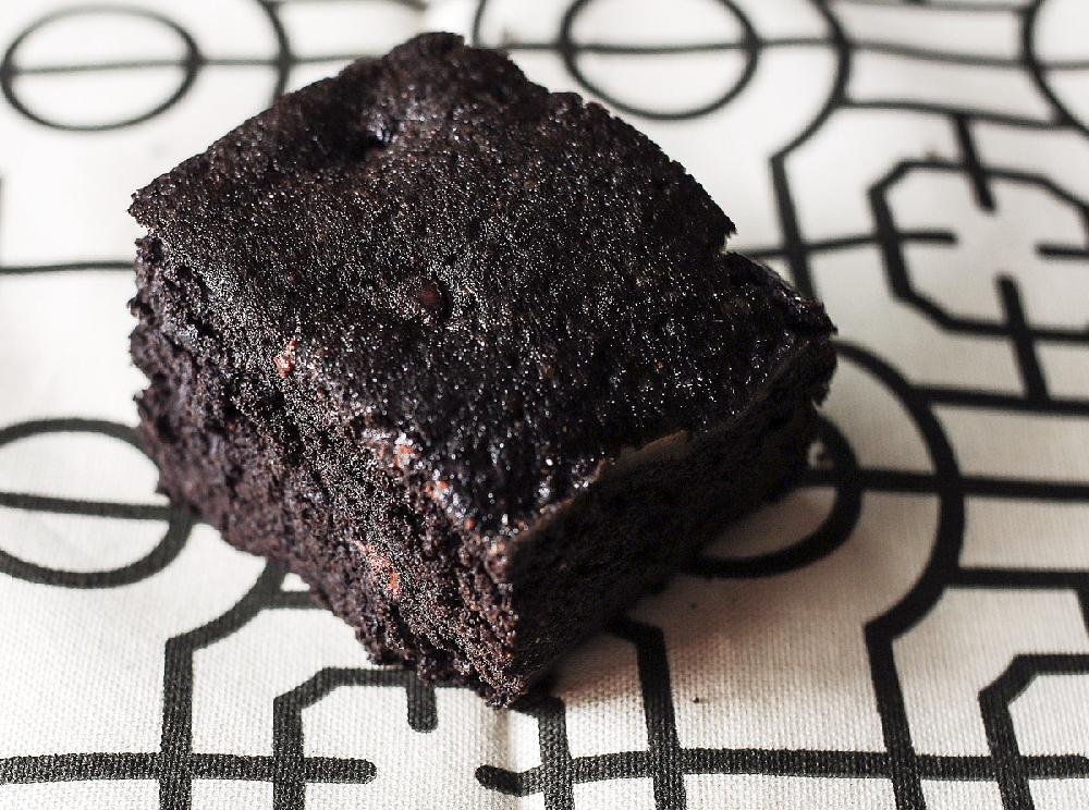 Brownies come in many guises — fudgy, cakey, chewy, shiny, crinkly — but how does that happen?