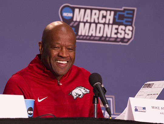 Arkansas Democrat-Gazette file photo COMING TO TOWN: Arkansas men's basketball coach Mike Anderson is scheduled to address the Roy L. Murphy Razorback Club's annual banquet Monday at Hot Springs Intermediate School Gymnasium.