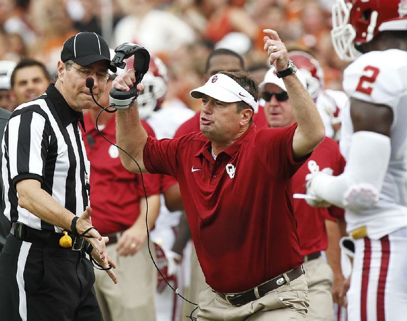 Sooner surprise: Stoops steps down as head coach