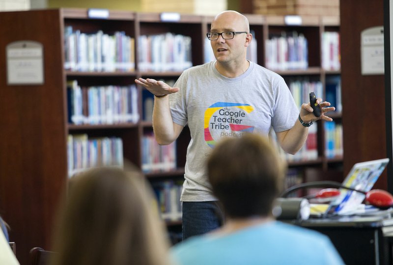 NWA Democrat-Gazette/JASON IVESTER Matt Miller leads a Wednesdsay presentation on Sketchnotes during the Innovation Institute Technology Conference at Har-Ber High School in Springdale.