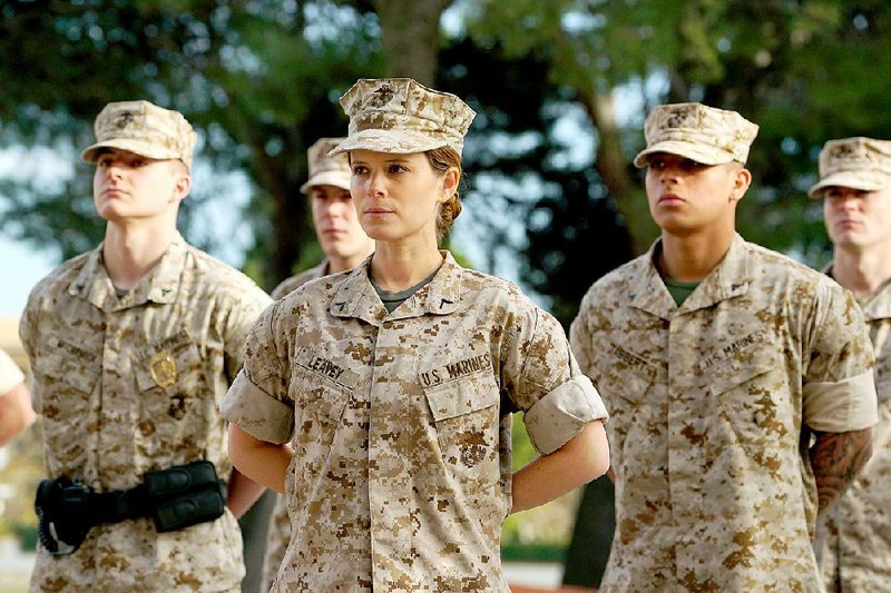 Megan Leavey (Kate Mara) is a lost young woman who joins the Marines to try to find herself and fi nds a new
best friend in Gabriela Cowperthwaite’s drawn-from-life feature debut Megan Leavey.