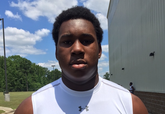 WholeHogSports - Arkansas engaged in battle for Jonesboro 2019 OL Darius  Thomas