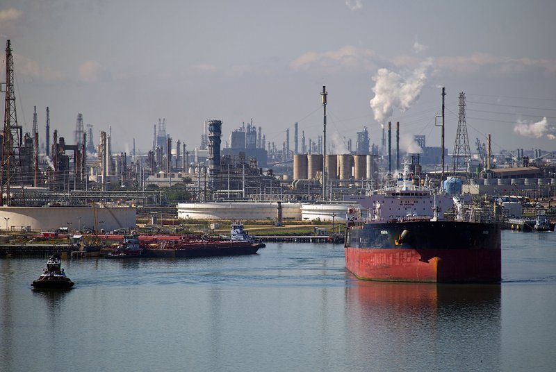 A tanker sails out of the Port of Corpus Christi in Texas after discharging crude oil at the Citgo refinery on Jan. 7, 2016. (Eddie Seal/Bloomberg)