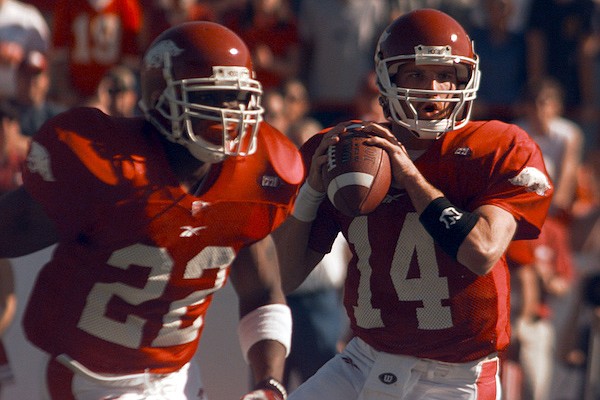 Arkansas quarterback Clint Stoerner looks for a receiver during Arkansas' game against Tennessee Saturday, Nov. 13, 1999, in Fayetteville.