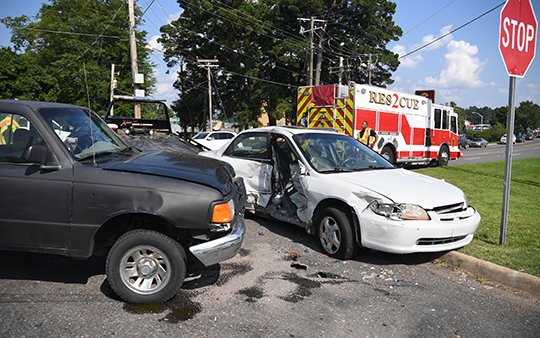 Three-vehicle wreck | Hot Springs Sentinel Record