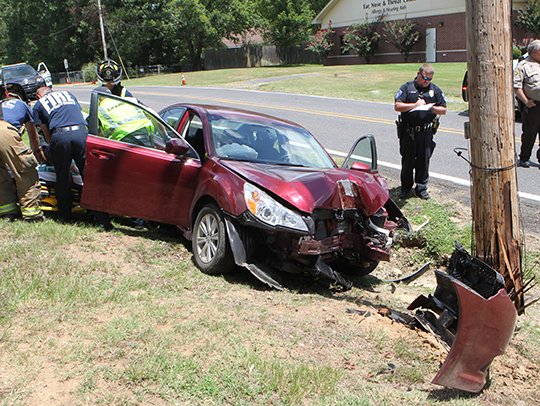 Wreck injures two | Hot Springs Sentinel Record