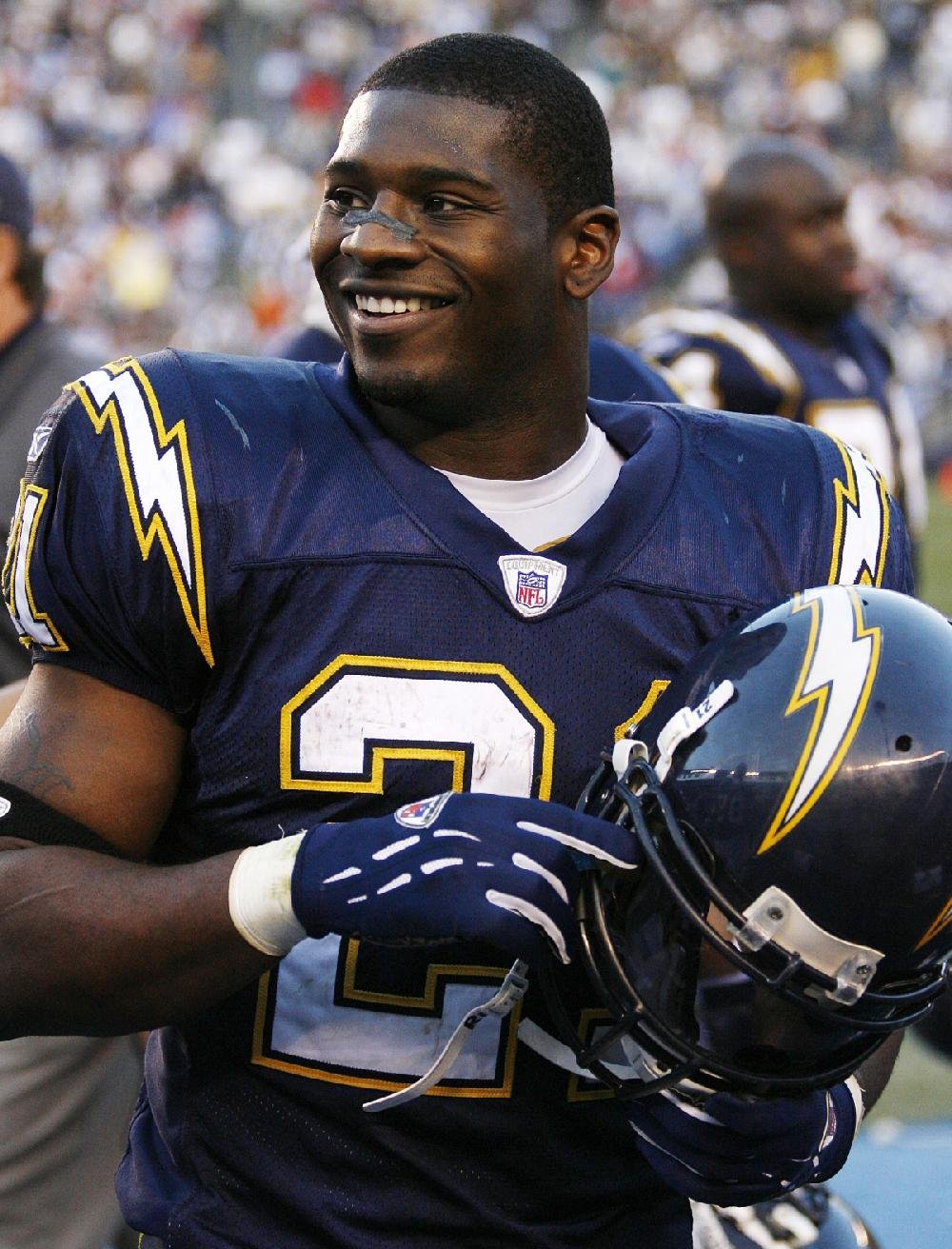 LaDainian Tomlinson delivers his speech during inductions at the