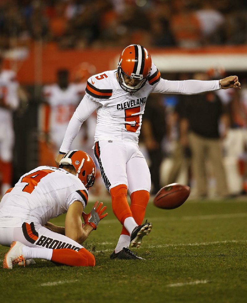 Cleveland Browns kicker Zane Gonzalez (5) kicked a 39-yard field goal in the Browns 10-6 victory over the New York Giants on Monday night at FirstEnergy Stadium in Cleveland.