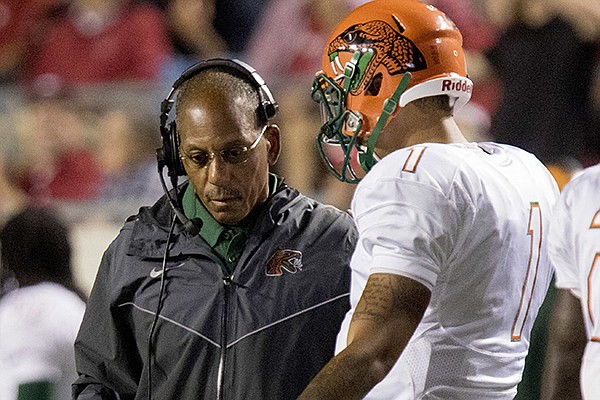 WholeHogSports - Former Hog assistant Alex Wood's Rattlers squad flames out