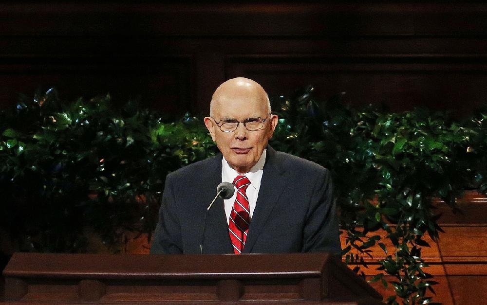 Mormon disavows gay marriage