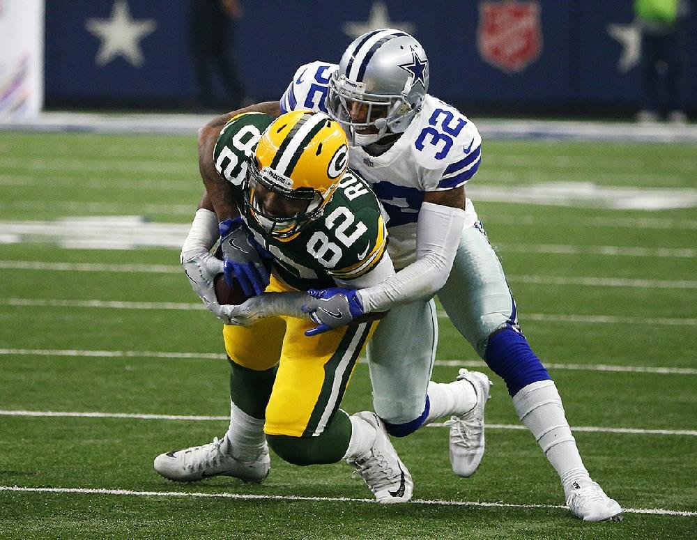 Rodgers Lifts Packers Over Cowboys 35-31 in Another Thriller