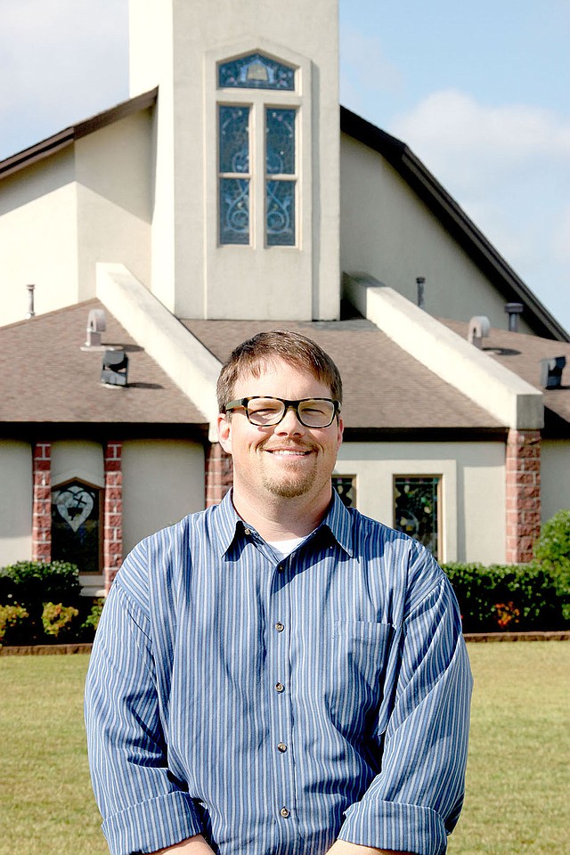 LYNN KUTTER ENTERPRISE-LEADER Charles &quot;Dee&quot; Harper is the new pastor at Farmington United Methodist Church. He came from Des Arc First United Methodist Church. Harper is in his 12th year in ministry.