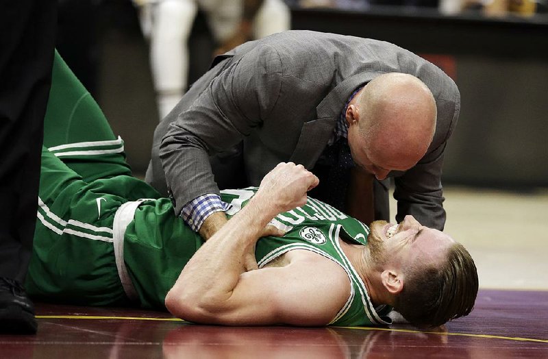 Boston forward Gordon Hayward’s broken left ankle reminded fans of a similarly gruesome injury, including the former NFL quarterback who had it happen to him. 