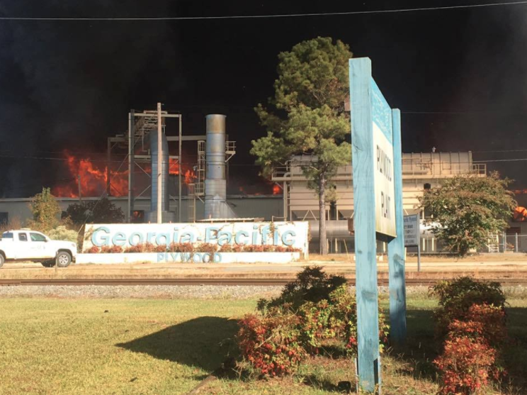 Crews are working to extinguish a large fire at a plywood mill in Crossett. Photo by South Ark Weather/@searkweather