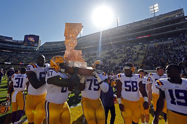 Hogs Draw Night Game In Death Valley