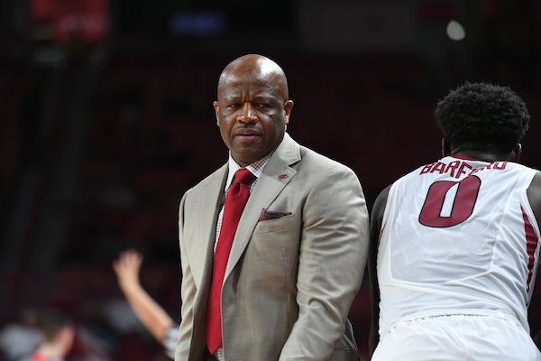 Arkansas coach Mike Anderson talks to guard Jaylen Barford during the Bucknell game. The Razorbacks won 101-73 Sunday Nov. 12, 2017 at Bud Walton Arena in Fayetteville. 