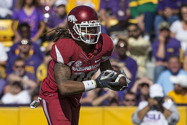 Arkansas tight end Will Gragg runs after the catch during a game against LSU on Saturday, Nov. 11, 2017, in Baton Rouge, La. 