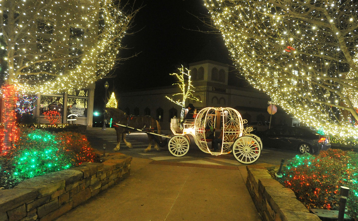 Bentonville Christmas Parade 2022 Lights! Santa! Action!