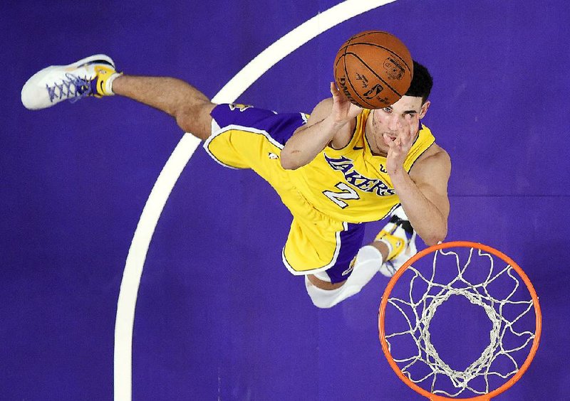 Los Angeles Lakers guard Lonzo Ball walked away when a shoving match broke out between Tyler Ulis and Kentavious Caldwell-Pope in Friday night’s game between the Lakers and the Phoenix Suns. Ball avoided getting called for a technical. How his refusal to get involved in the shoving match will be viewed by his teammates remains to be seen, according to some observers.  