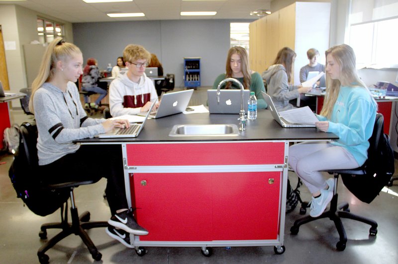 LYNN KUTTER ENTERPRISE-LEADER Farmington's biomedical science program is a four-year pathway that helps students decide if they have an interest in a medical career and then helps to prepare them for the next step after high school. Instead of desks, the room has portable lab stations, each with its own electrical water source.