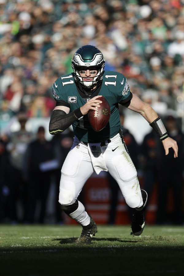 Carson Wentz tosses 3 touchdowns, Philadelphia Eagles beat Bears 31-3