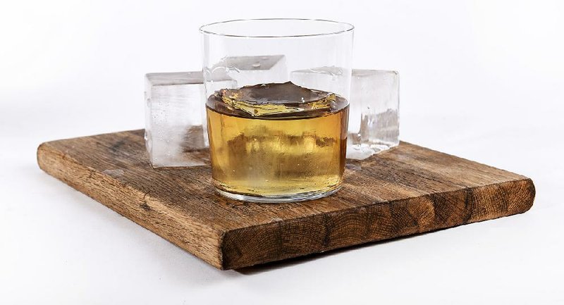 True Cubes: Clear Ice Cube Tray 