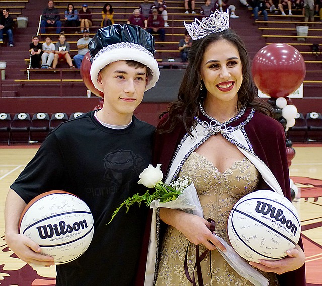 Westside Eagle Observer/RANDY MOLL Ethan Hammond and Hannah Boss, Gentry seniors, were crowned basketball homecoming king and queen at special ceremonies at Gentry High School on Friday night (Dec. 1, 2017).